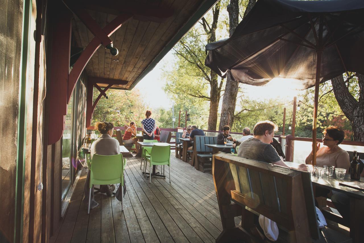 Auberge Micro-Brasserie Le Baril Roulant Val-David Kültér fotó