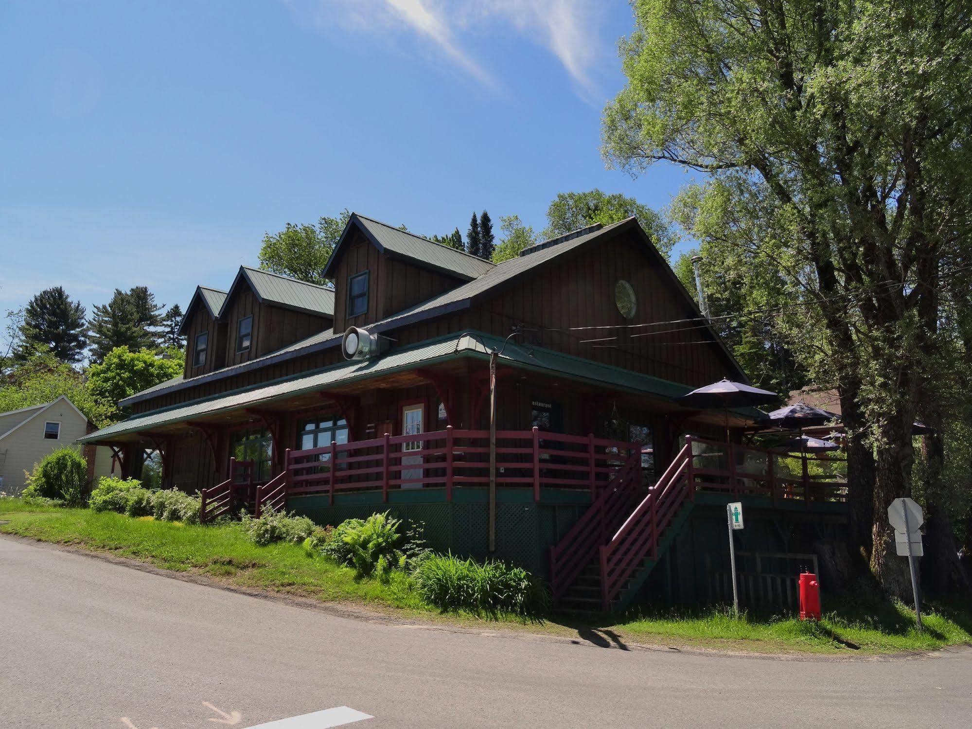 Auberge Micro-Brasserie Le Baril Roulant Val-David Kültér fotó