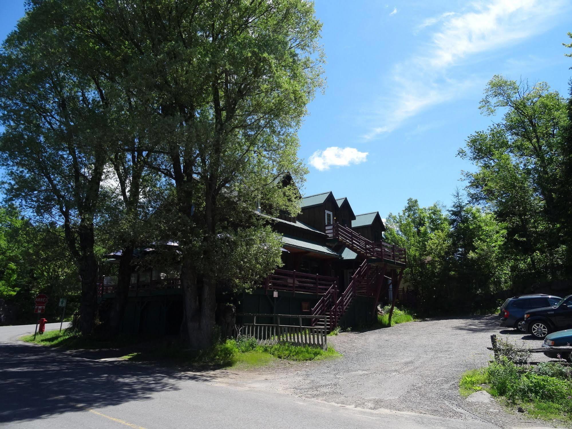 Auberge Micro-Brasserie Le Baril Roulant Val-David Kültér fotó